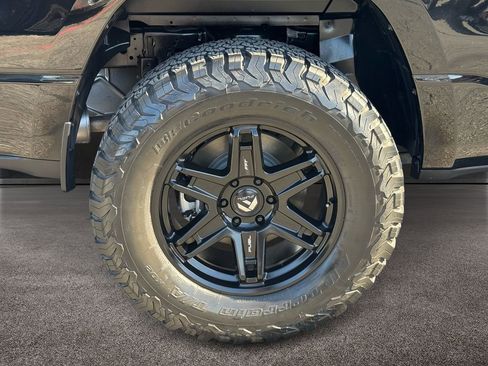 Used 2022 RAM 1500 Big Horn AWD/4WD image 9