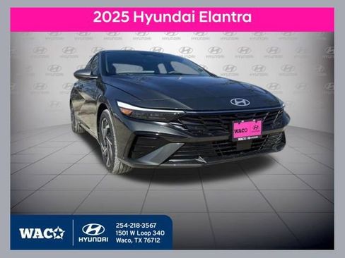 Used 2025 Hyundai Elantra SEL image 1