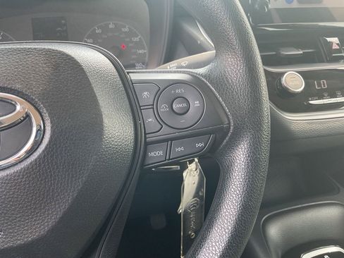 Used 2025 Toyota Corolla LE FWD image 26