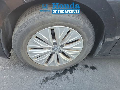 Used 2019 Volkswagen Jetta S image 4