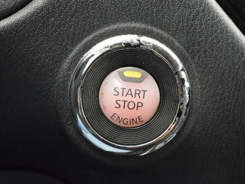 Used 2020 Nissan Pathfinder S FWD image 27