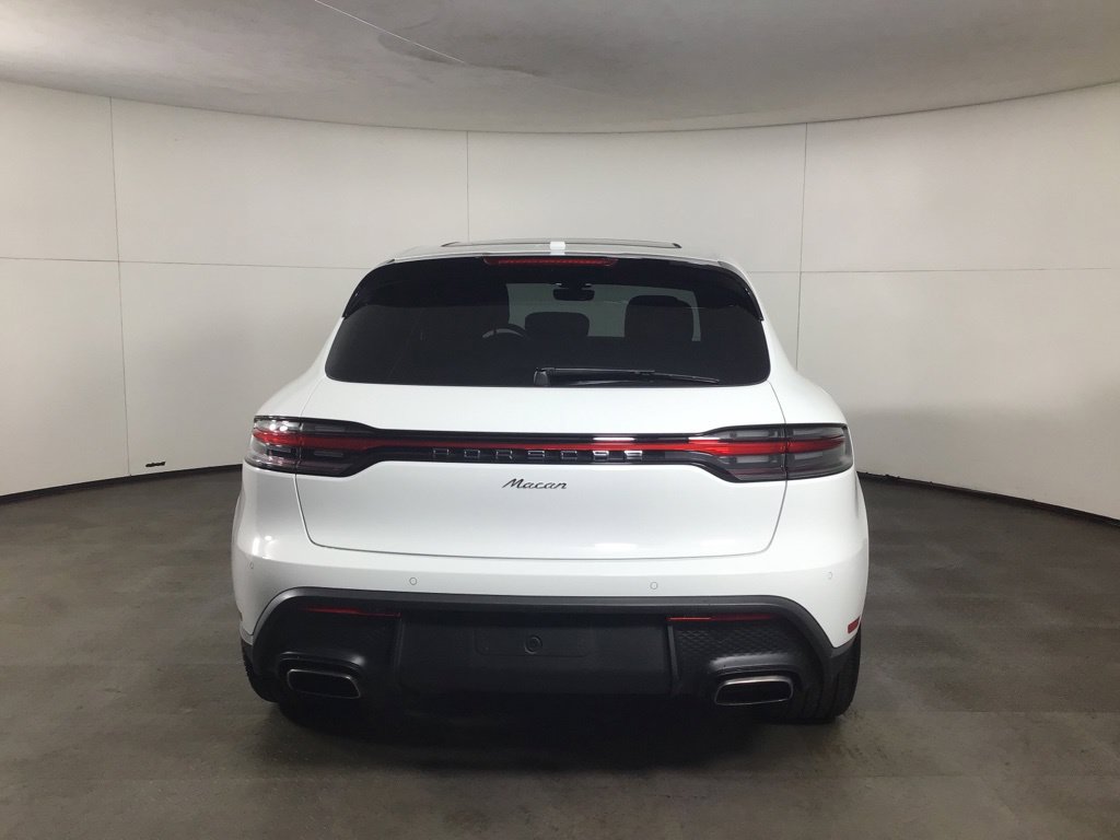 Certified 2026 Porsche Macan AWD/4WD image 6