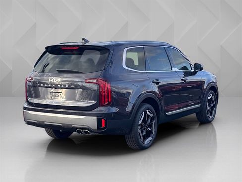 New 2025 Kia Telluride S image 5