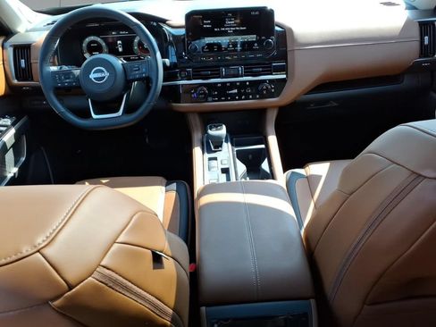 Used 2025 Nissan Pathfinder Platinum w/ Cargo Package FWD image 13