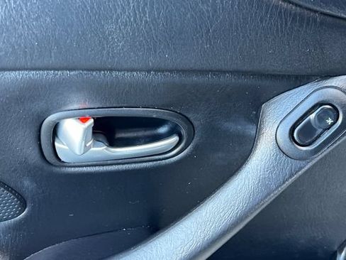 Used 2003 MAZDA MX-5 Miata RWD image 12