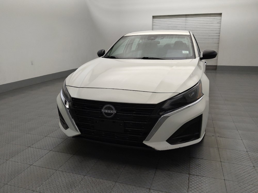 Used 2025 Nissan Altima 2.5 SV FWD image 15