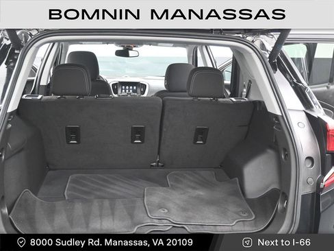Used 2023 GMC Terrain SLE w/ Driver Convenience Package AWD/4WD image 11