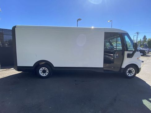 Used 2024 Chevrolet Brightdrop 600 w/ Commercial Equipment Package AWD/4WD image 7