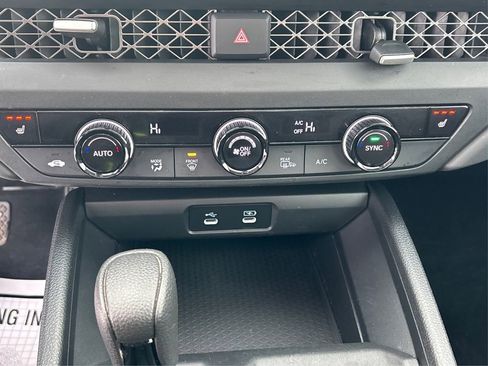 Used 2025 Honda Accord SE image 32