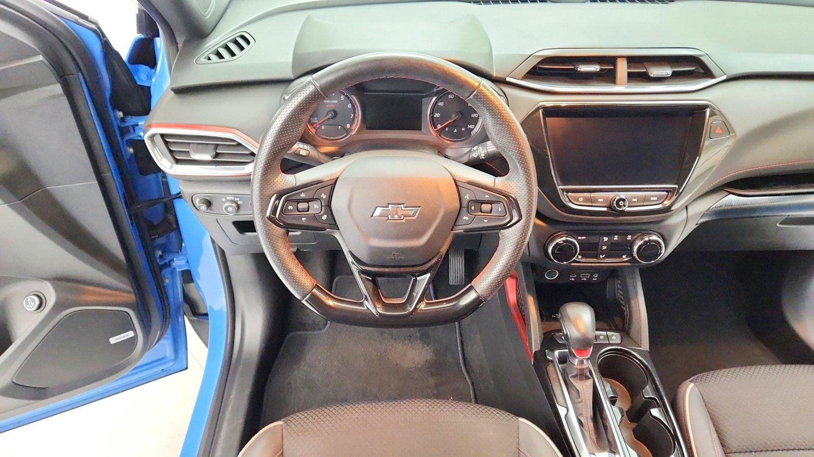 Used 2023 Chevrolet TrailBlazer RS w/ Sun and Liftgate Package FWD image 18