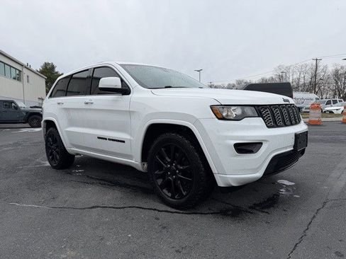 Used 2019 Jeep Grand Cherokee Altitude image 9