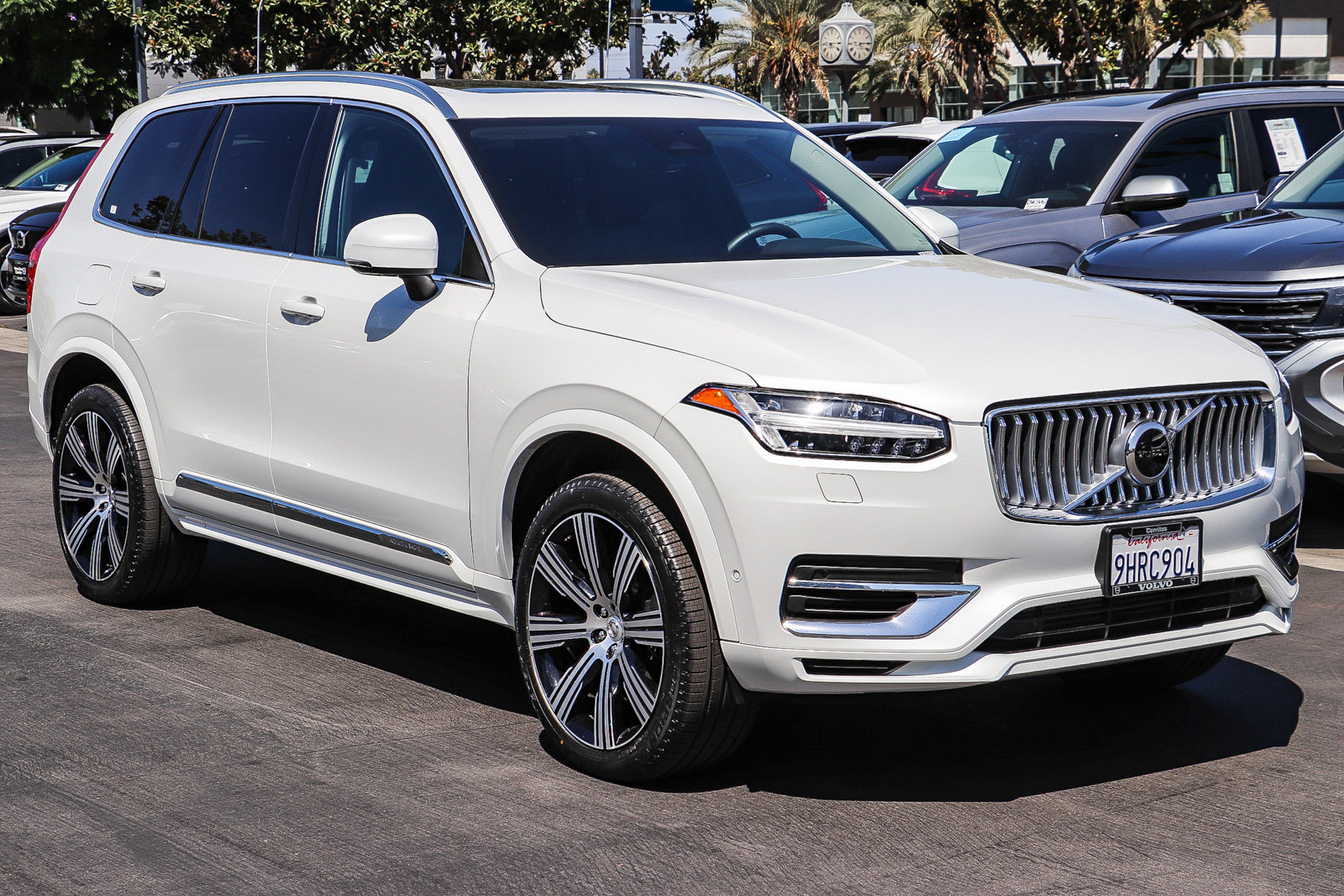 Used 2023 Volvo XC90 T8 Plus AWD/4WD image 3