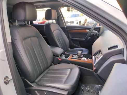 Used 2023 Audi Q5 Premium w/ Convenience Package AWD/4WD image 28