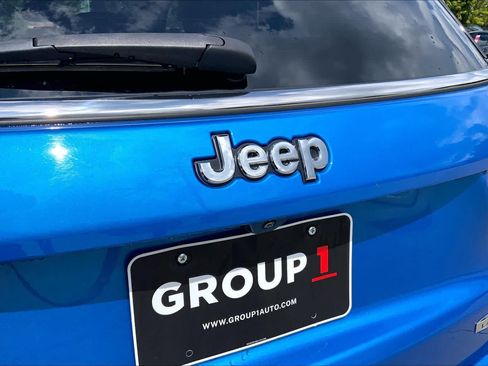 Used 2024 Jeep Compass Latitude AWD/4WD image 32