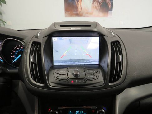 Used 2016 Ford Escape SE w/ Equipment Group 201A AWD/4WD image 19