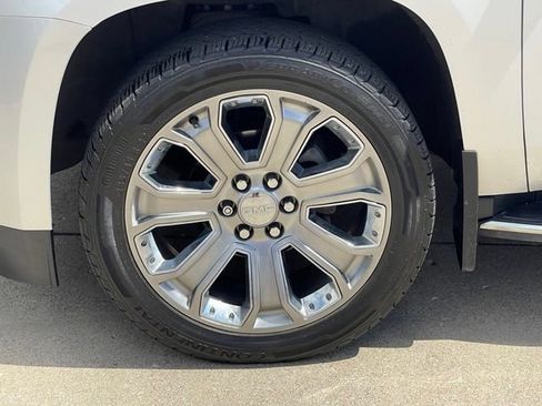 Used 2019 GMC Yukon SLT w/ Open Road Package AWD/4WD image 11