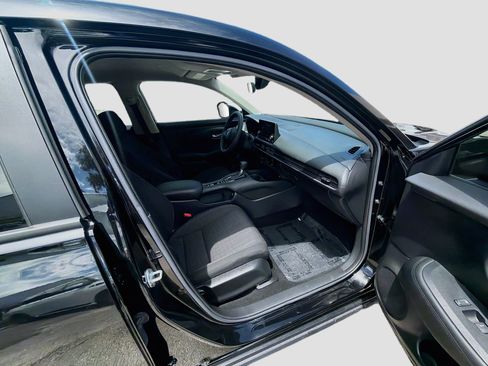 Certified 2025 Honda HR-V LX image 30