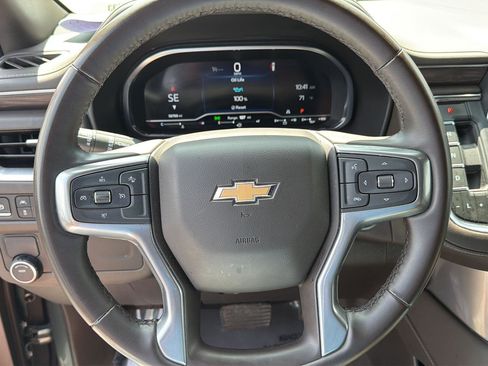 Used 2024 Chevrolet Suburban LT RWD image 21