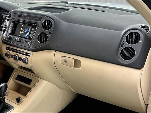 Used 2013 Volkswagen Tiguan SEL image 25