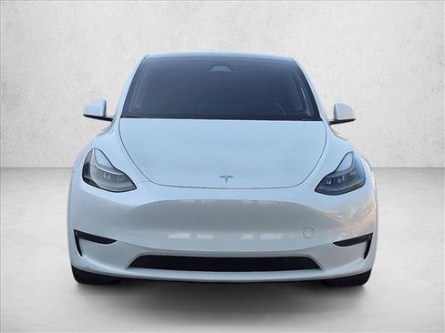 Used 2024 Tesla Model Y Long Range AWD/4WD image 2