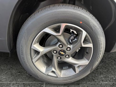New 2026 Chevrolet Trax LT w/ Driver Confidence Package FWD image 12
