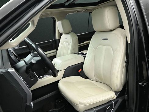 Used 2020 Ford Expedition Platinum image 12