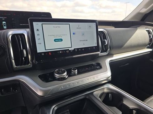 Used 2025 Ford Expedition Platinum image 10