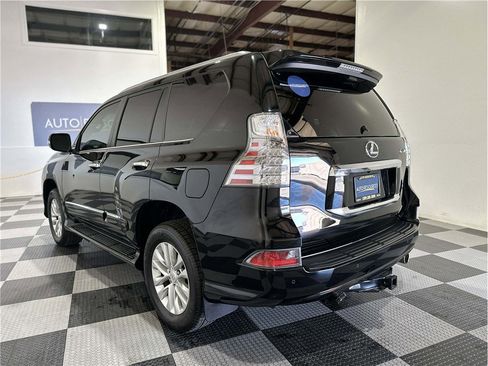 Used 2017 Lexus GX 460 Premium image 5