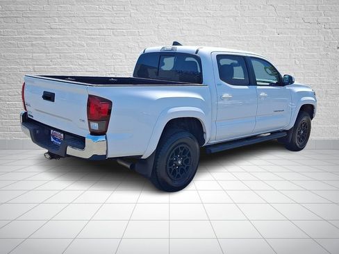 Used 2020 Toyota Tacoma SR5 AWD/4WD image 4