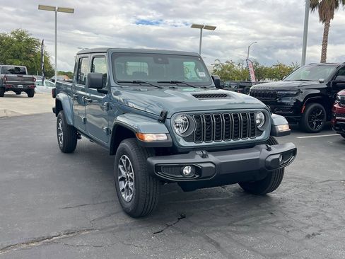 New 2025 Jeep Gladiator Sport image 8