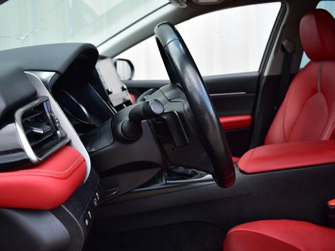 Used 2022 Toyota Camry XSE FWD image 37