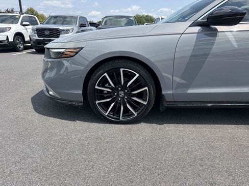 Used 2024 Honda Accord Touring image 10