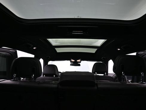 Used 2025 BMW X7 M60i image 19