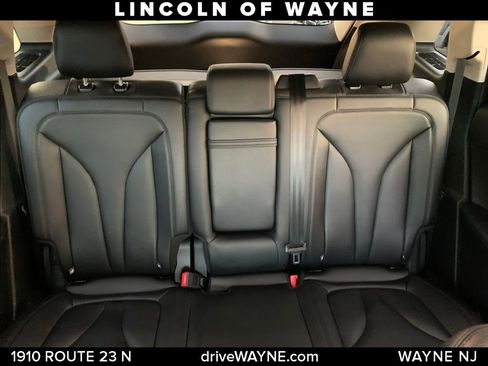 Certified 2022 Lincoln Nautilus AWD w/ Premium Package image 14