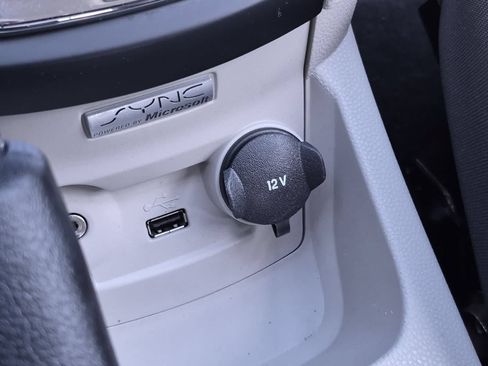 Used 2013 Ford Fiesta SE FWD image 31