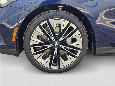 Used 2026 BMW 530i w/ Premium Package image 9