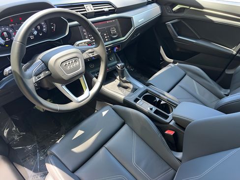Certified 2025 Audi Q3 2.0T Premium w/ Convenience Package AWD/4WD image 37