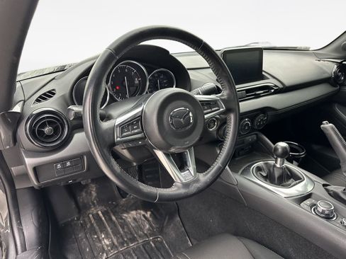 Used 2020 MAZDA MX-5 Miata Club image 11