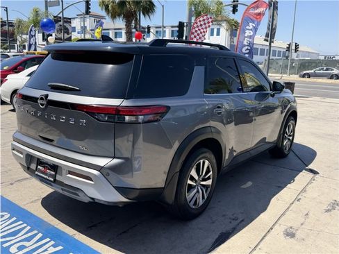 Used 2022 Nissan Pathfinder SL FWD image 6