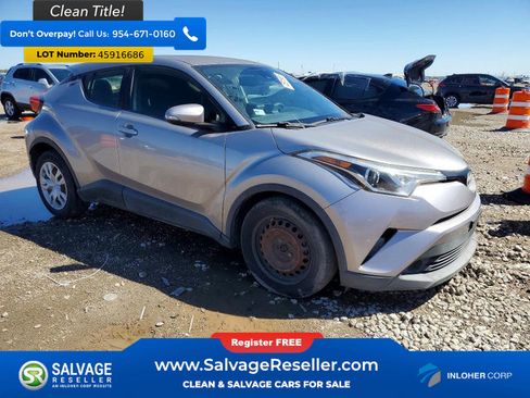 Used 2019 Toyota C-HR LE FWD image 5