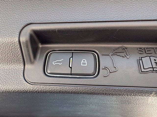Used 2023 Ford Explorer XLT w/ Equipment Group 202A AWD/4WD image 36