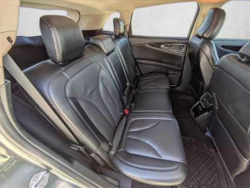 Used 2021 Lincoln Nautilus Reserve image 22