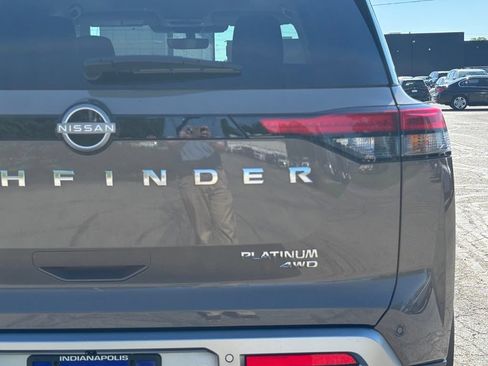 Used 2025 Nissan Pathfinder Platinum AWD/4WD image 5