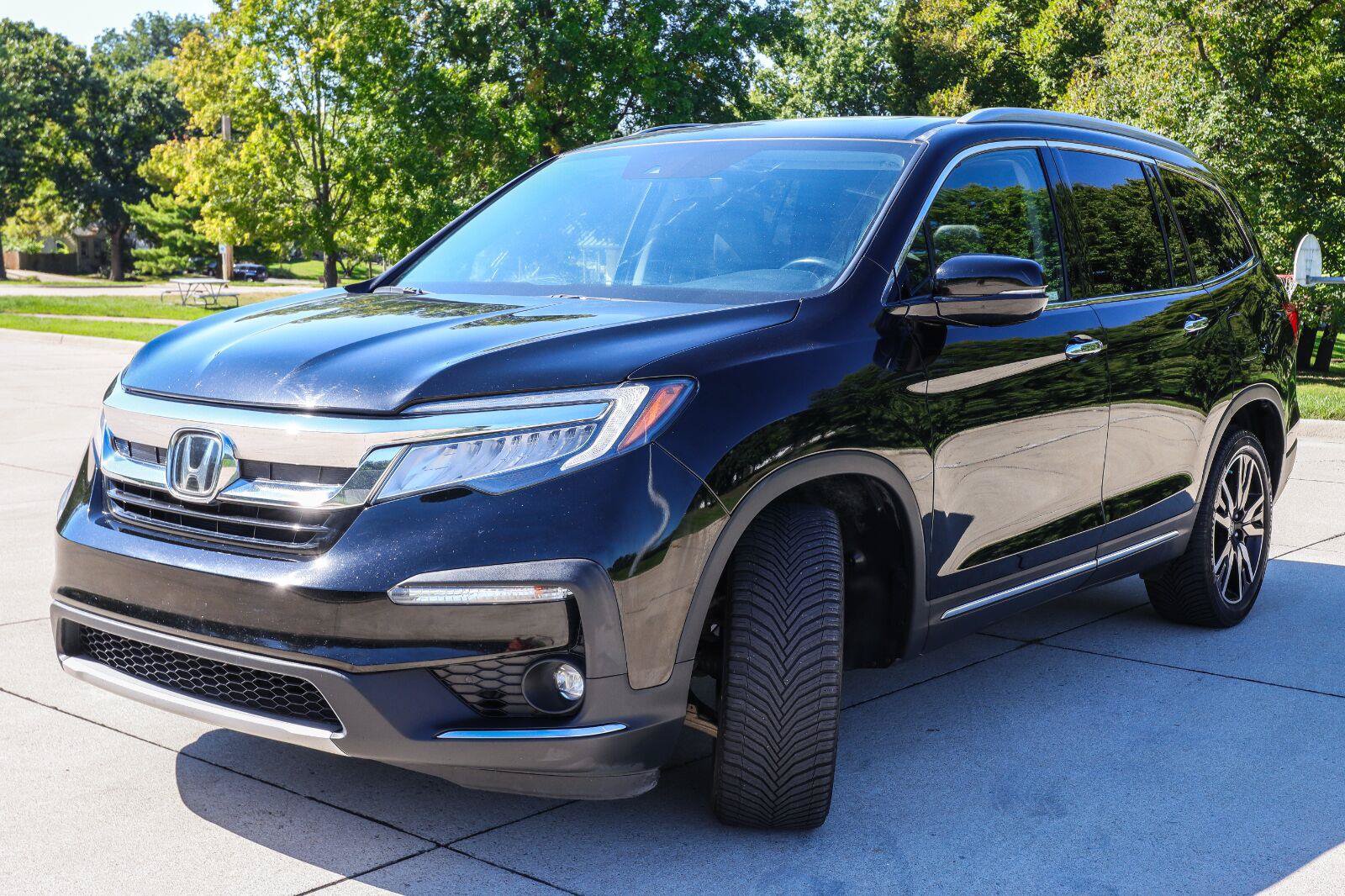 Used 2019 Honda Pilot Touring image 3