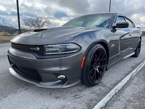 Used 2016 Dodge Charger R/T Scat Pack w/ Beats Audio Group image 32