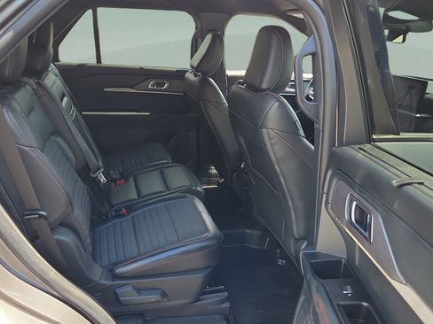 Used 2025 Ford Explorer ST-Line w/ Premium Package RWD image 14