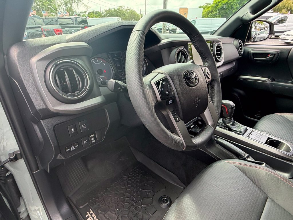 Used 2021 Toyota Tacoma TRD Pro AWD/4WD image 10
