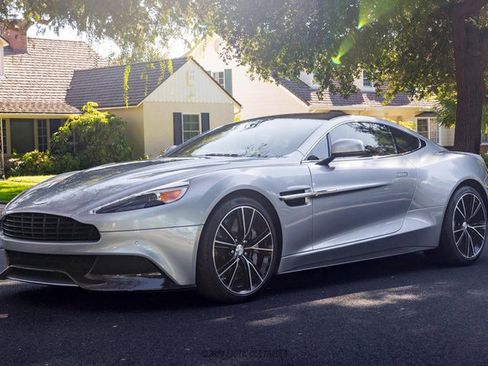 Used 2014 Aston Martin Vanquish Coupe image 14