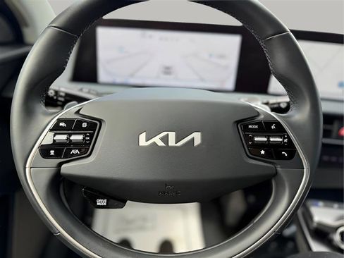Used 2022 Kia EV6 Wind RWD image 56