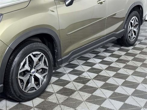 Used 2023 Subaru Forester Premium image 13